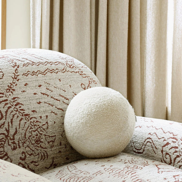 Gotain sculptural sphere cushion boucle- Sand