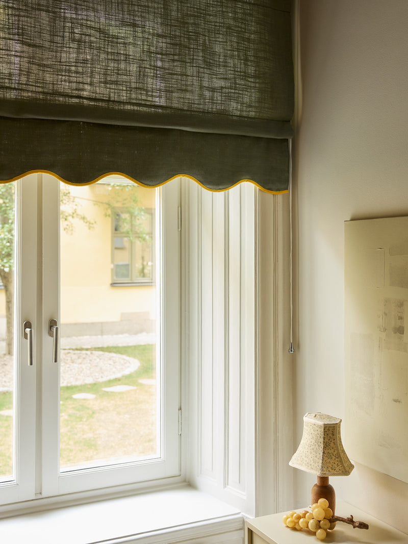 Scallop Edge Linen Roman Blind - Khaki/Mustard