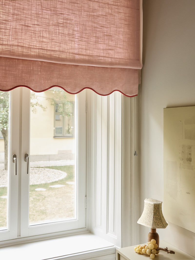 Scallop Edge Linen Roman Blind - Pink/terracotta