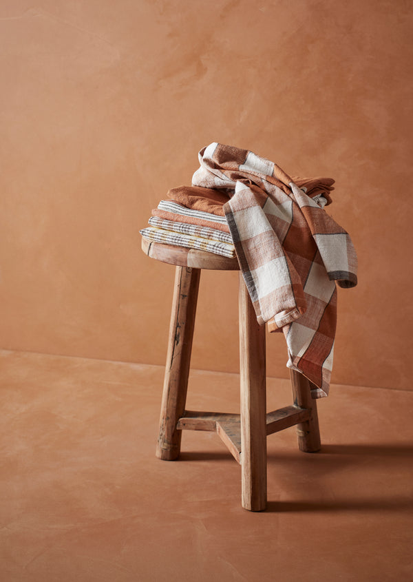 Lilla Check kitchen tea towel, Burnt orange