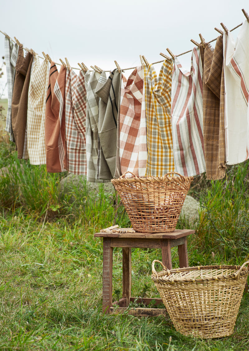 Lilla Check kitchen tea towel, Burnt orange